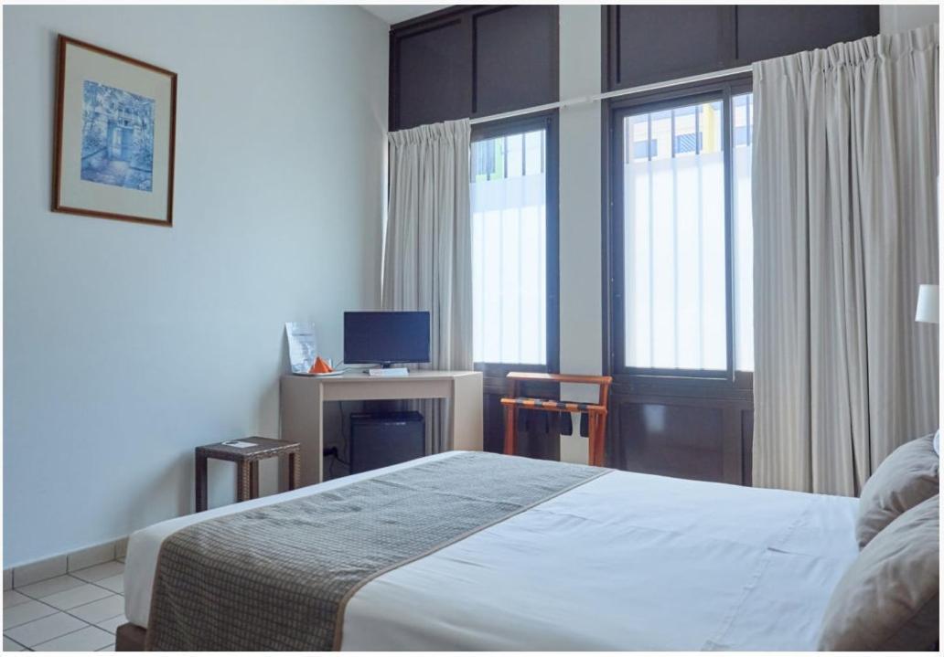 Hotel Austral By Exsel Σαιν-Ντενί Δωμάτιο φωτογραφία