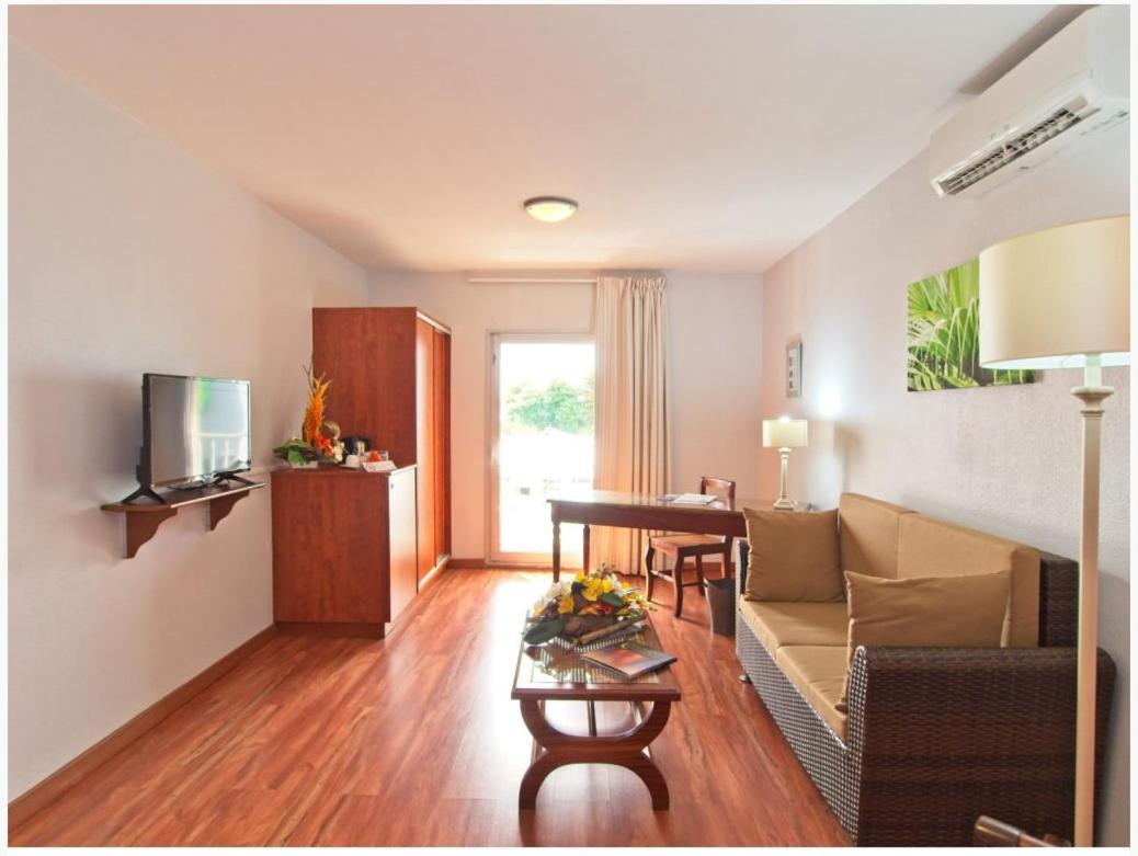 Hotel Austral By Exsel Σαιν-Ντενί Δωμάτιο φωτογραφία